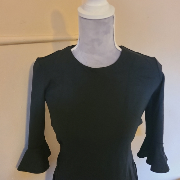 Ladies dress - Picture 2 of 4